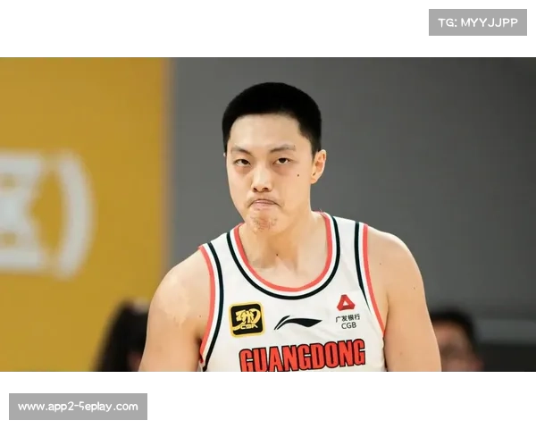 胡明轩状态低迷,失误频出困扰广东队 胡明轩状态低迷,失误频出困扰广东队